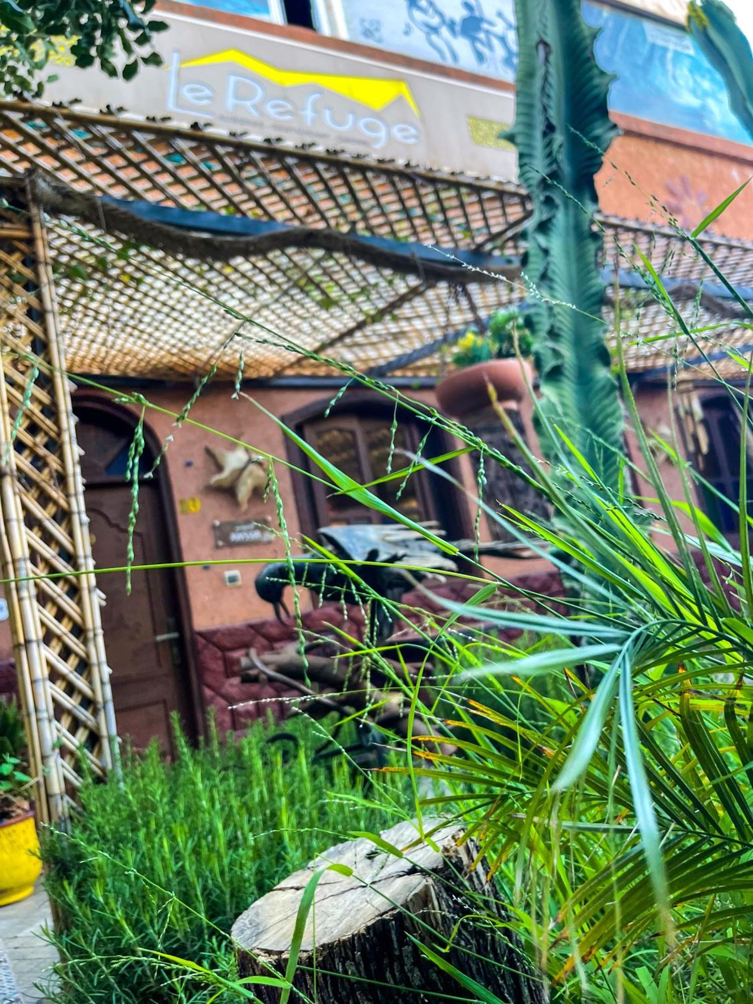Auberge Le Refuge Aksri Bagian luar foto