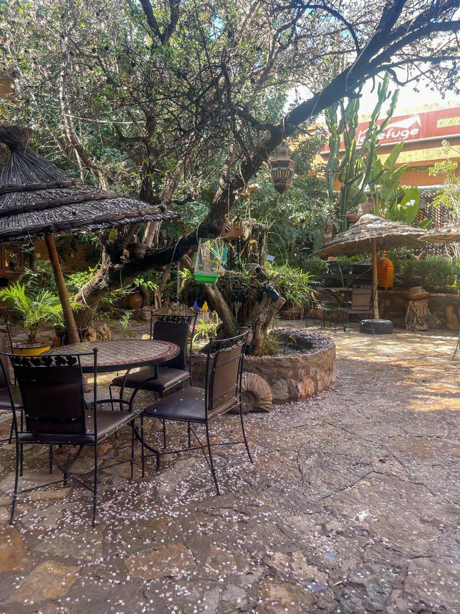 Auberge Le Refuge Aksri Bagian luar foto